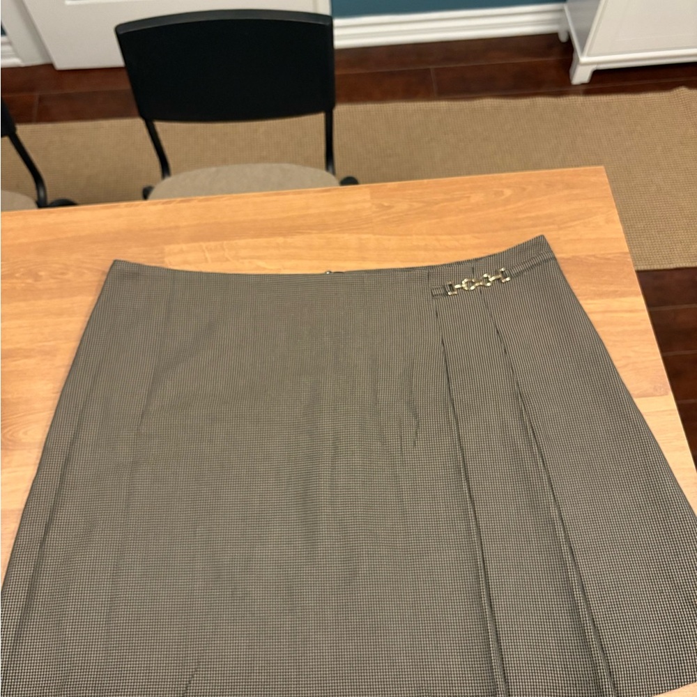 H&M Brown Houndstooth Mini Skirt with Gold Accents